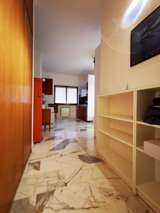 Rouge Studio - 10 Min From Vatican Appartement Rome